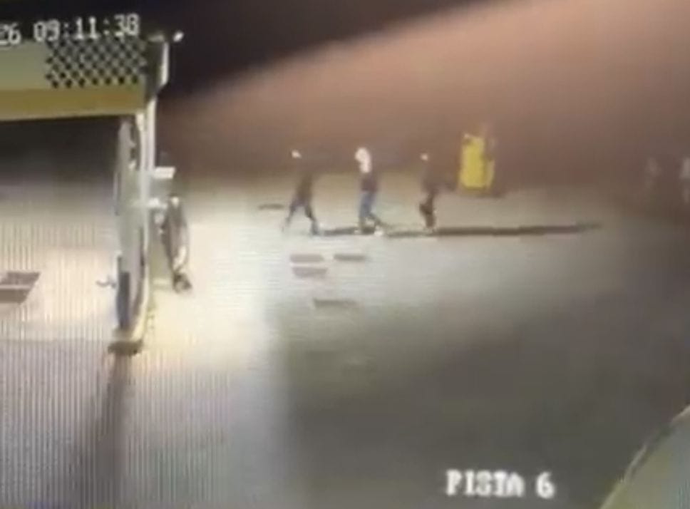 Ecco le immagini della spaccata Il blitz è di una banda di ragazzi