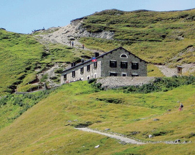 Ristrutturazione per il San Jorio: chiude un anno il rifugio più alto