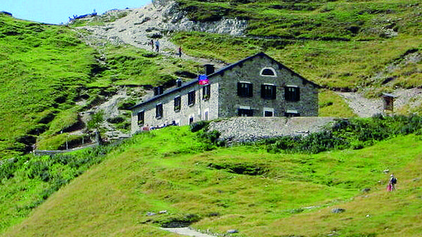 Ristrutturazione per il San Jorio: chiude un anno il rifugio più alto