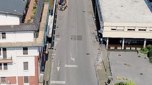 Centro città e provinciale chiusi. «Ma gli operai non si vedono»