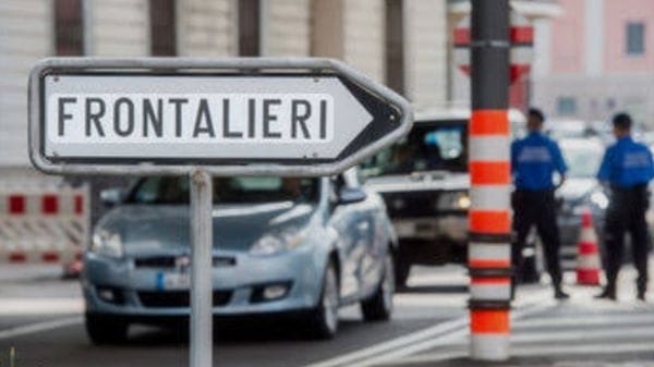  Ristorni bloccati, è scontro Ticino-Lombardia. Il Pd: «Ritirate subito la tassa»