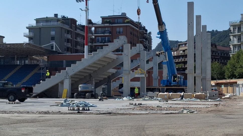 Stadio, lavori a tempi record sugli spalti e sul campo da gioco