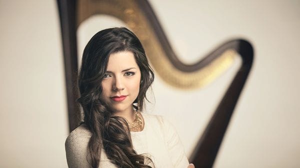 All’alba nel parco di Mezzegra il viaggio musicale di Elisa Netzer