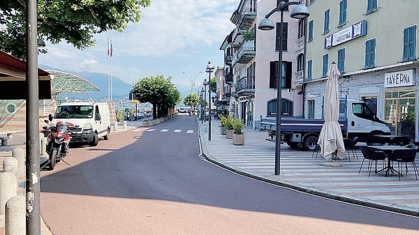 Pallone vietato in piazza Roma. «E la chiuderemo alle auto»