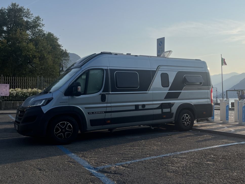 Un’estate da camper. La città è invasa, ma quanti abusivi
