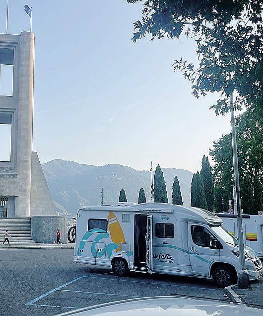 Un’estate da camper. La città è invasa ma quanti abusivi