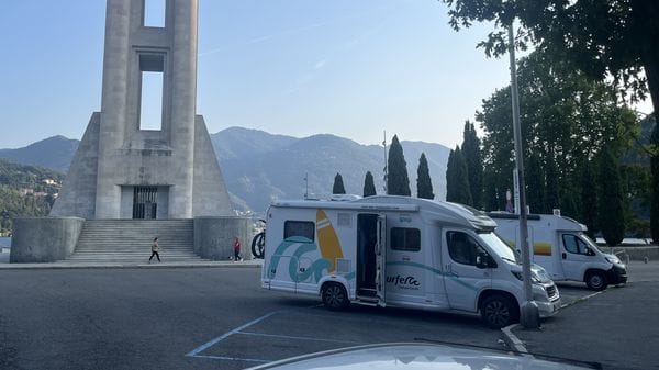 Un’estate da camper. La città è invasa, ma quanti abusivi
