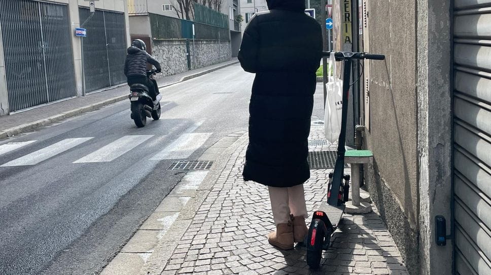 Monopattini elettrici, dopo il targhino dal 16 luglio scatta anche l’obbligo dell’assicurazione
