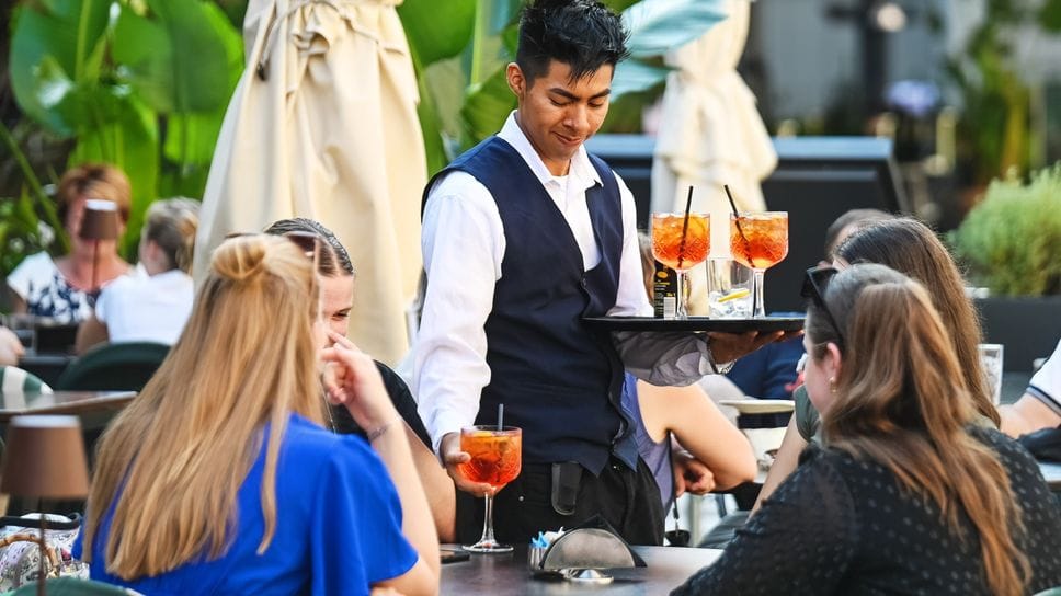 Il turismo comasco fa il pieno di addetti, ma la metà è part time