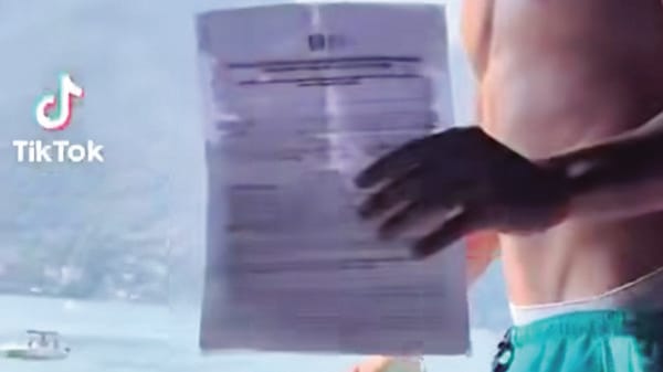 «La multa? Si tuffa con me». Video si fa beffe delle sanzioni a Nesso