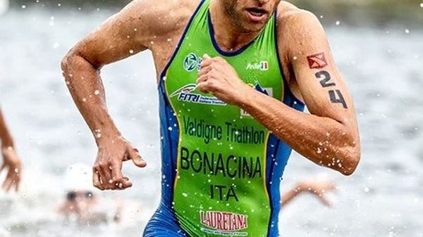 Triathlon a Como, 500 iscritti Ci sono i migliori della specialità
