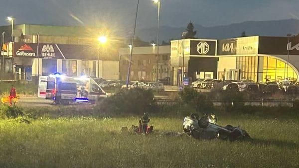 Auto ribaltata sulla Novedratese: grave giovane di 26 anni
