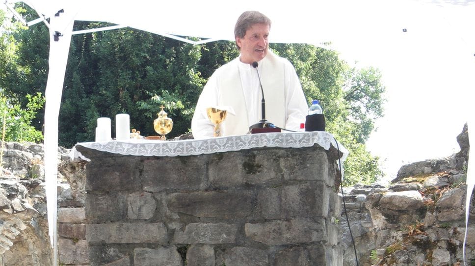Sindaci, paesi svuotati dal caro turismo. «Casa e lavoro: aiuti alle coppie giovani»