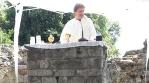 Sindaci, paesi svuotati dal caro turismo. «Casa e lavoro: aiuti alle coppie giovani»