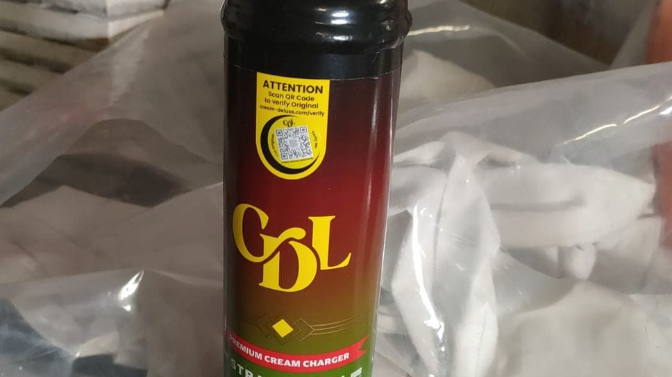 Allarme per la droga del palloncino. Trovata una bomboletta all’area grill