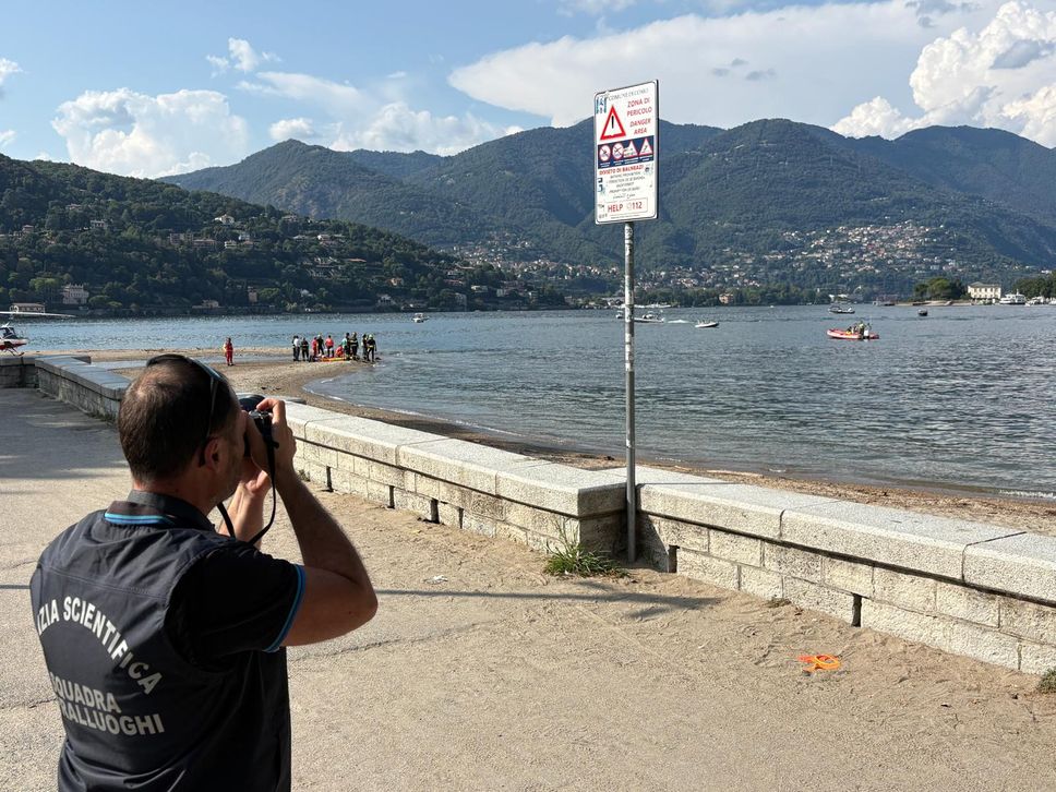 Bimba annegata nel lago. Il corpo ritrovato dai sommozzatori 