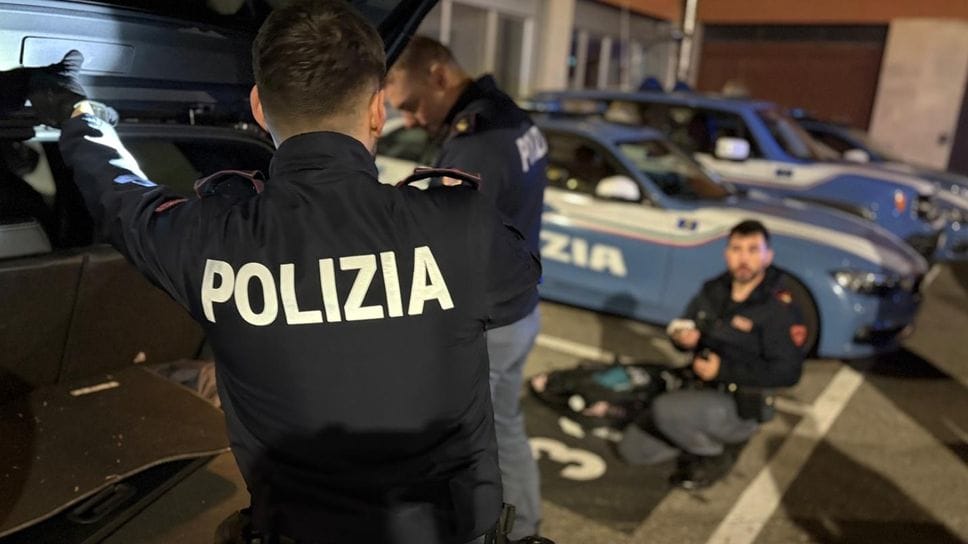 Giro di vite sulle baby gang nel Comasco: venti denunciati in un mese