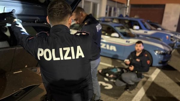Giro di vite sulle baby gang nel Comasco: venti denunciati in un mese