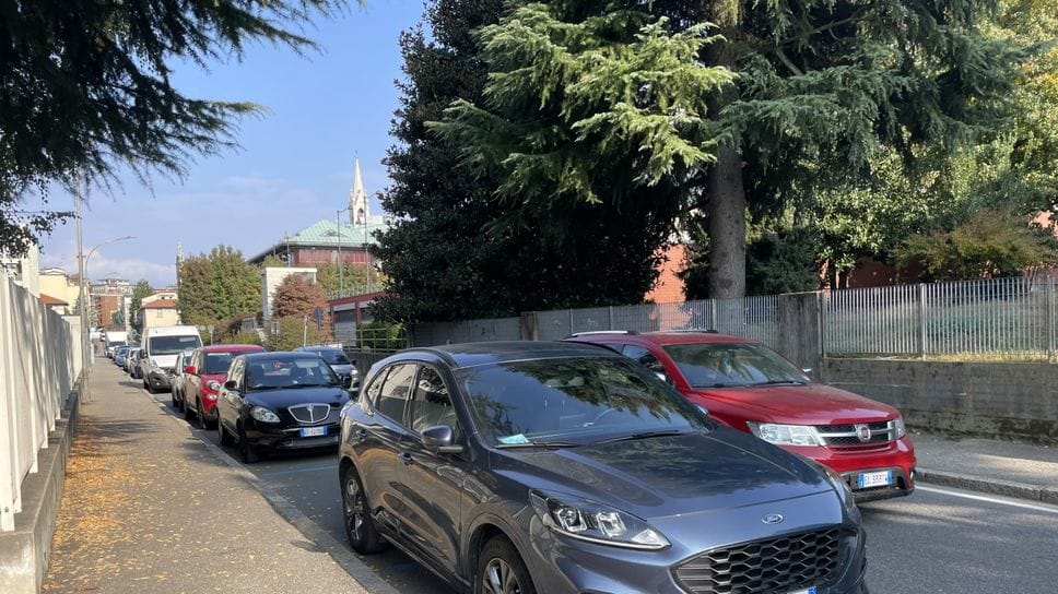 Posteggi blu in abbonamento a Cantù: «Ma nessuno si è fatto avanti»