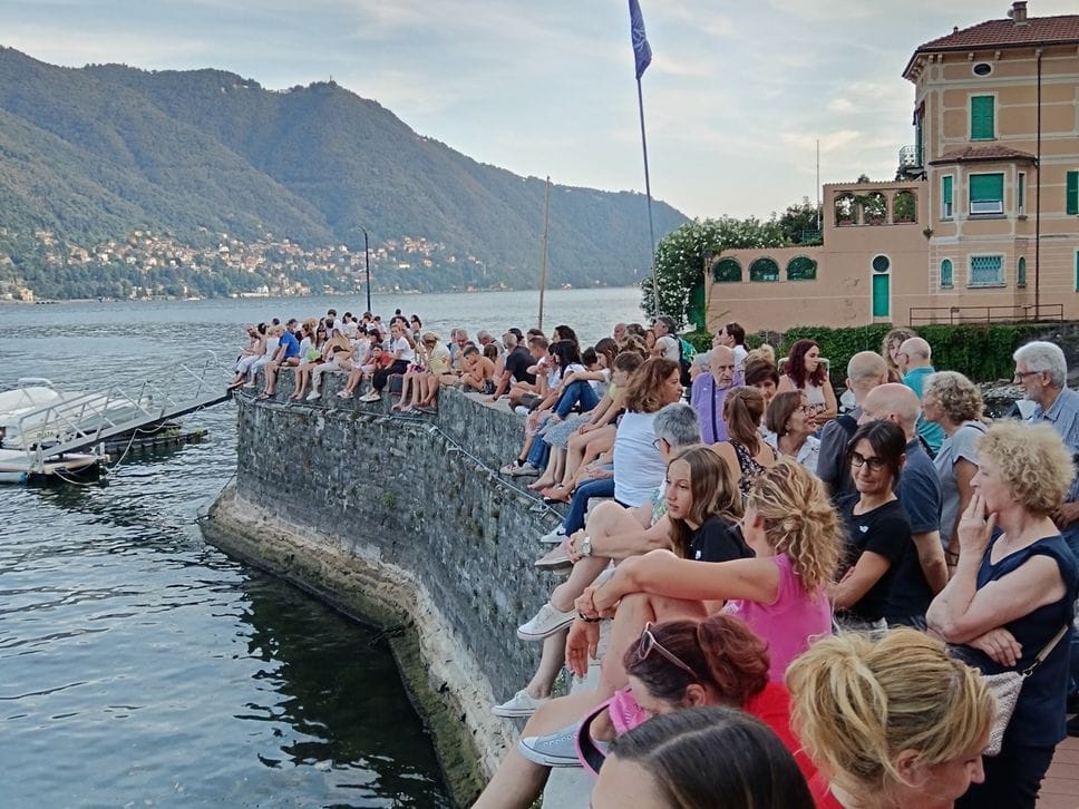 Traversata  da Torno a Moltrasio: cinquecento persone in acqua