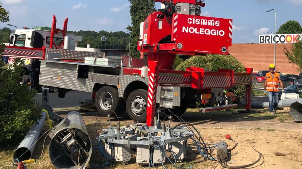 Torre faro demolita. «Con le nuove luci grande risparmio»