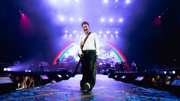 Alfa stasera in concerto a Cernobbio: «Le canzoni le sceglierà il caso»