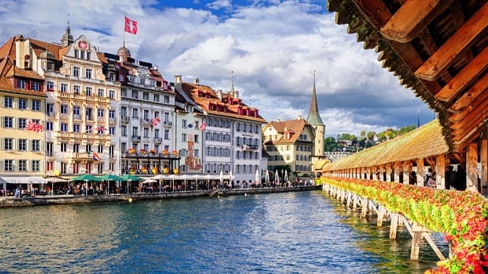 Dal meteo ai posti letto. Svizzera, il turismo divide