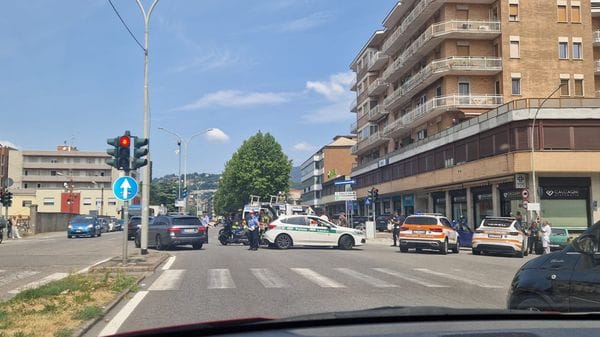 Scontro tra moto in Tangenziale. Traffico bloccato 