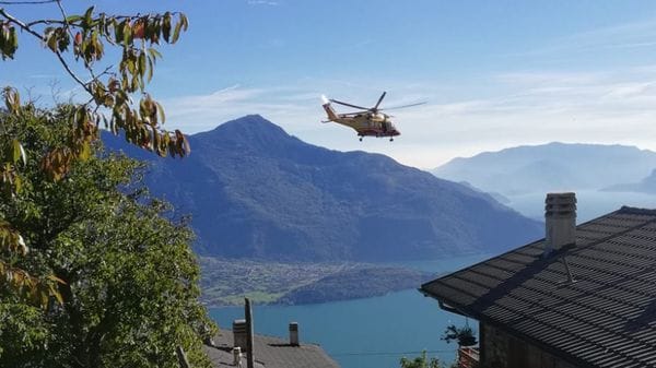 Precipita con il parapendio, ferito un giovane