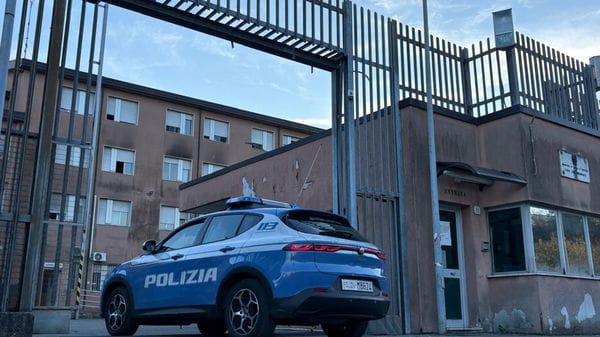 Condannato 14 anni fa, torna da turista ma non sapeva della pena: estate in carcere