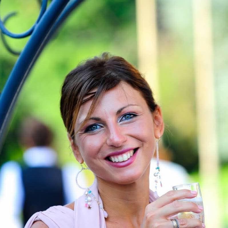 Folla per l’ultimo saluto ad Annalisa Fiorentino: «Portava gentilezza ovunque andasse»