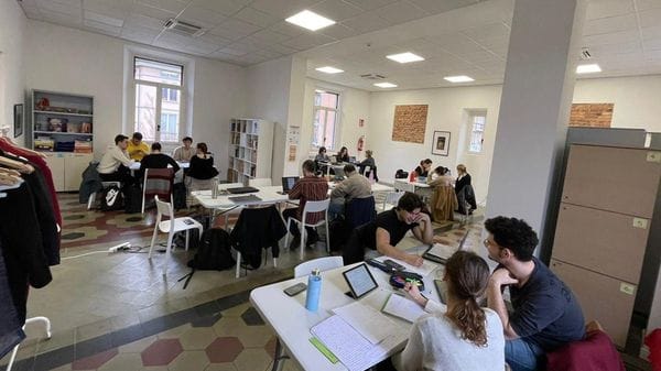 Fuga dal caldo a Erba: studio e socialità al fresco