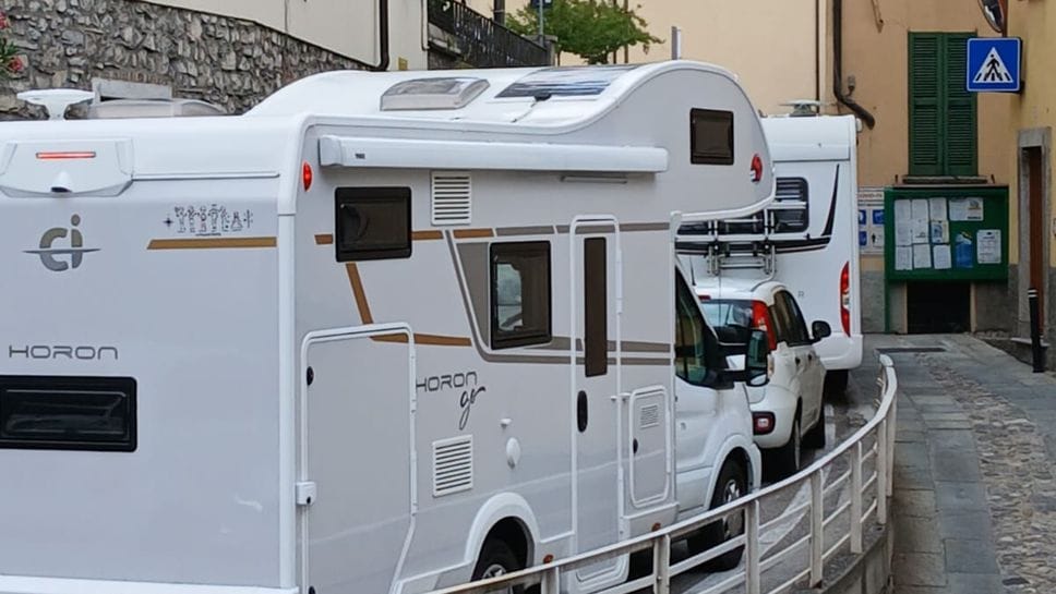 Regina, in arrivo una nuova ordinanza: vietati camper e roulotte durante il giorno in un tratto della Statale