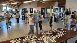 La mostra fotografica “Volti” racconta la comunità di Civenna
