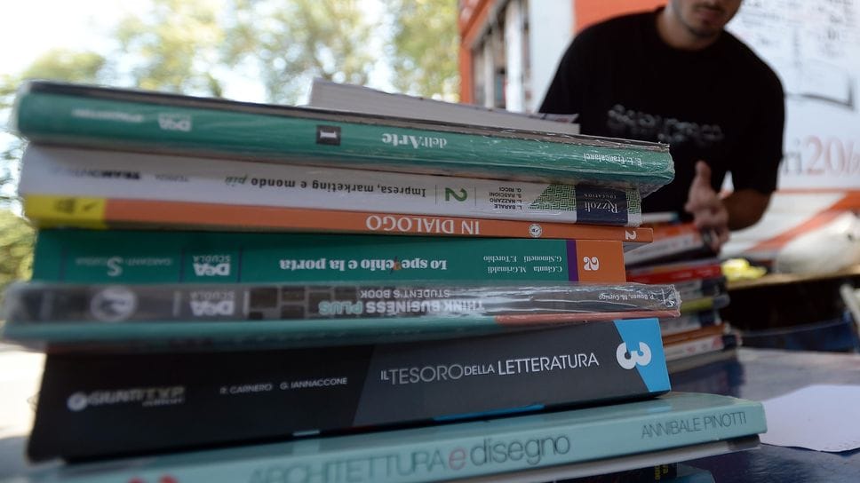 Caro libri scolastici: a Cantù le superiori sfiorano i 500 euro