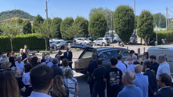 L’ultimo saluto a Enrico Butti: «Lascia a tutti un’eredità di amore»