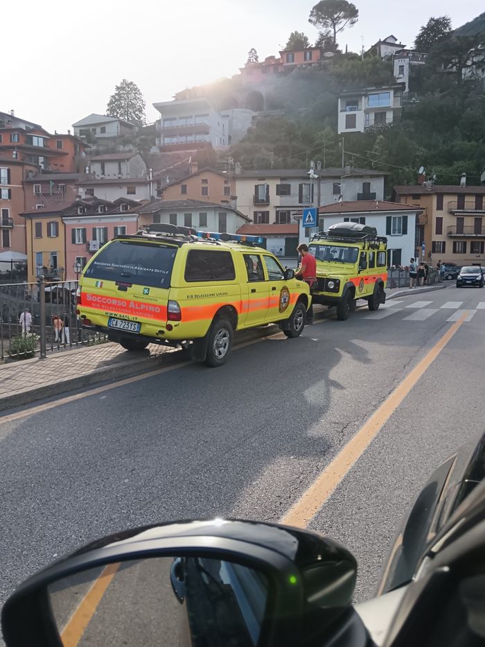 Argegno, cade nel fiume Telo cercando di recuperare il pallone. Morto un giovane