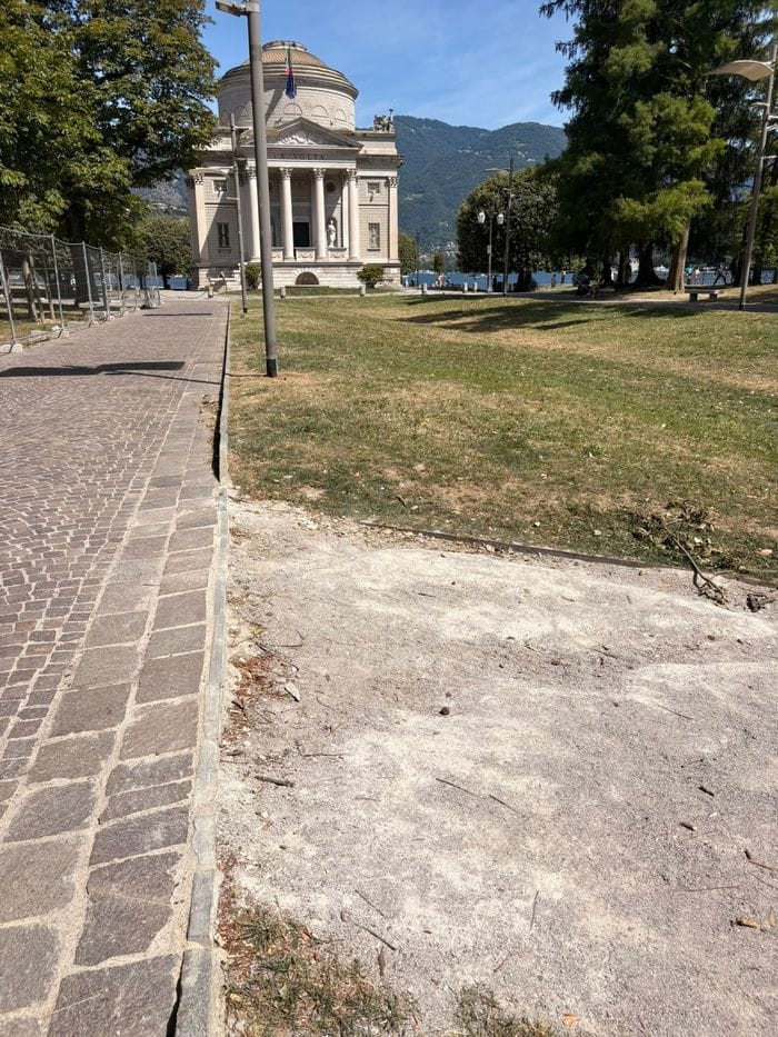 Giardini a lago e polemiche. L’affondo: «Tutto già da rifare»