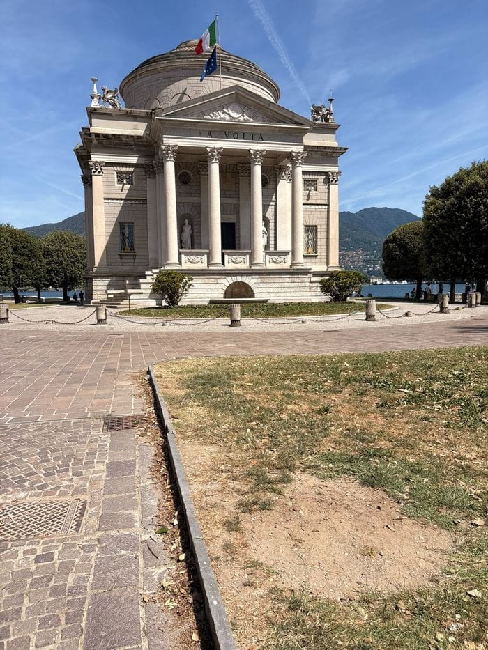 Giardini a lago e polemiche. L’affondo: «Tutto già da rifare»