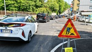 Un’estate di cantieri stradali a Como. E nuovo porfido per i marciapiedi