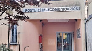 Imprevisto tecnico a Menaggio, slitta l’apertura: «Anche luglio senza l’ufficio postale»
