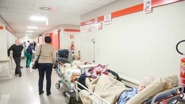 Pronto soccorso, tanti accessi al Sant’Anna: «Ma manca il personale»