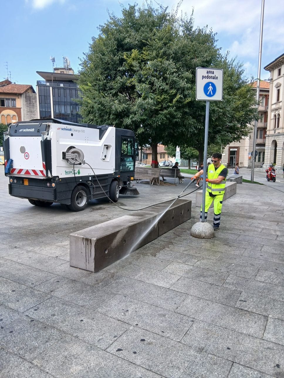 Cantù, obiettivo città più pulita. Idropulitrici anche nelle frazioni