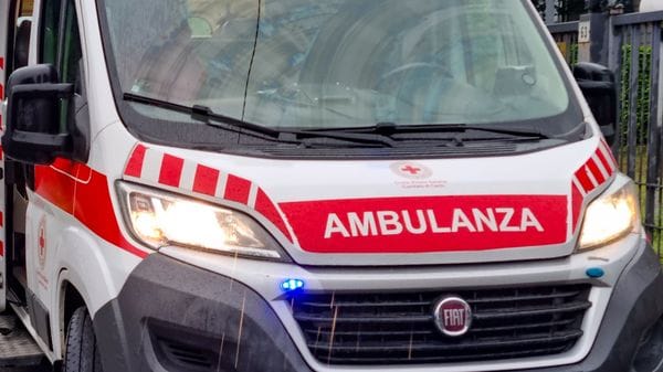 Morto mentre andava in vacanza: 18enne comasco si schianta in moto sulla via Emilia