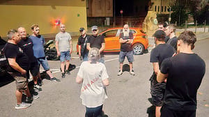“Ronde” serali dell’estrema destra: «Iniziativa squadrista». E il caso arriva in parlamento
