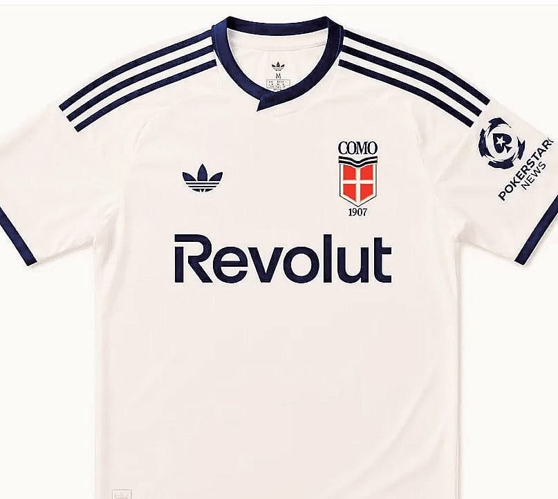 Svelata anche la seconda maglia del Como. E sui social è subito un successo
