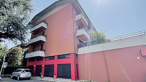 Mariano, tornano i ladri acrobati. Una vicina urla e li mette in fuga