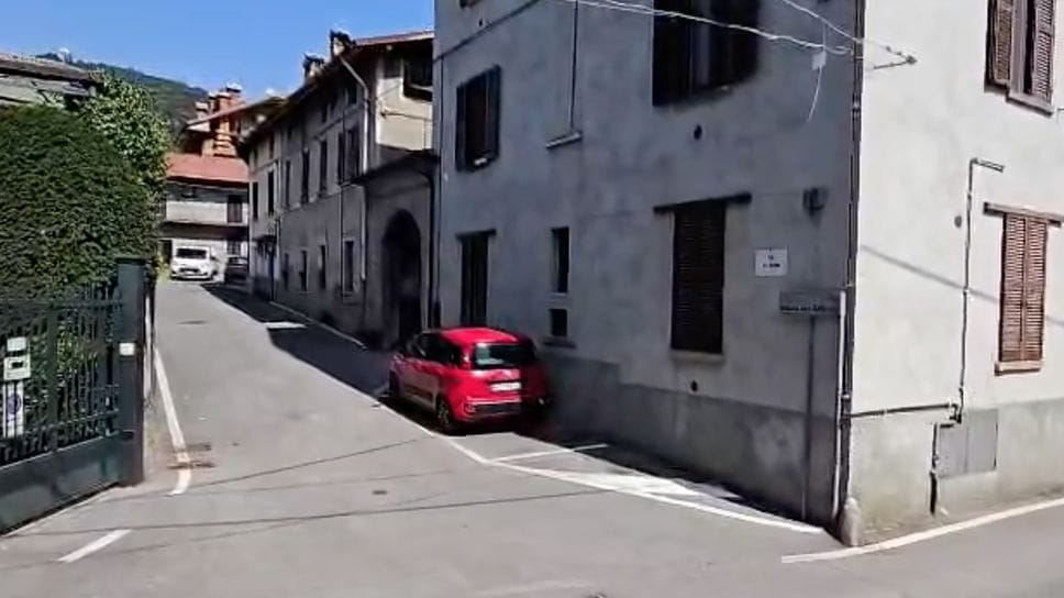 Non rispondeva da giorni. Senza vita in casa a 70 anni