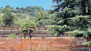 Villa Olmo, cantiere fermo. Le serre possono aspettare