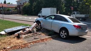 Non si ferma all’alt: auto travolge il comandante dei vigili